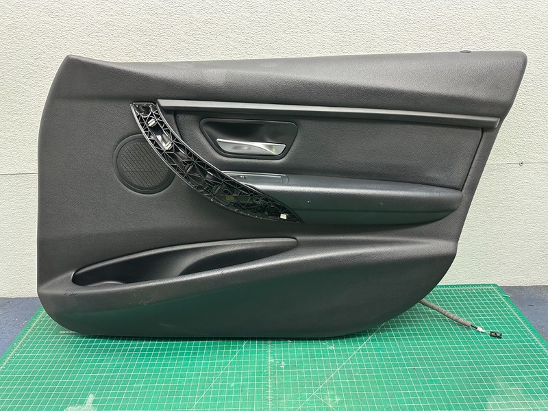 12-18 BMW F30 F31 sedan FRONT RIGHT PASSENGER SIDE DOOR PANEL TRIM Black OEM