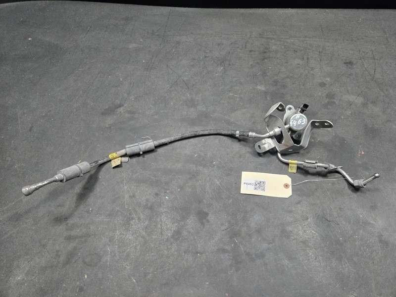 High Pressure Fuel Pump w/ Hoses Set 2024 Chevrolet Equinox 25205775 2023 2025