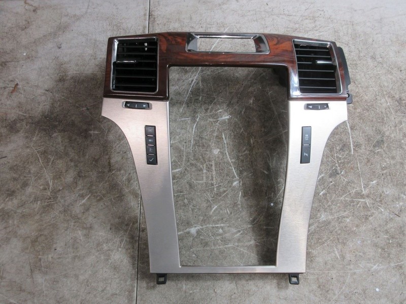 07-14 Cadillac Escalade Platinum OEM Center Dash Console Vent Bezel 22815508