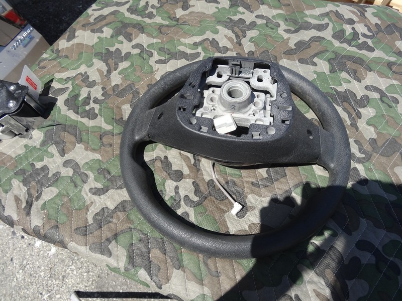 Kia Sportage IV MK4 Steering Wheel 56110-D9KF0SA1 Used - Good Condition