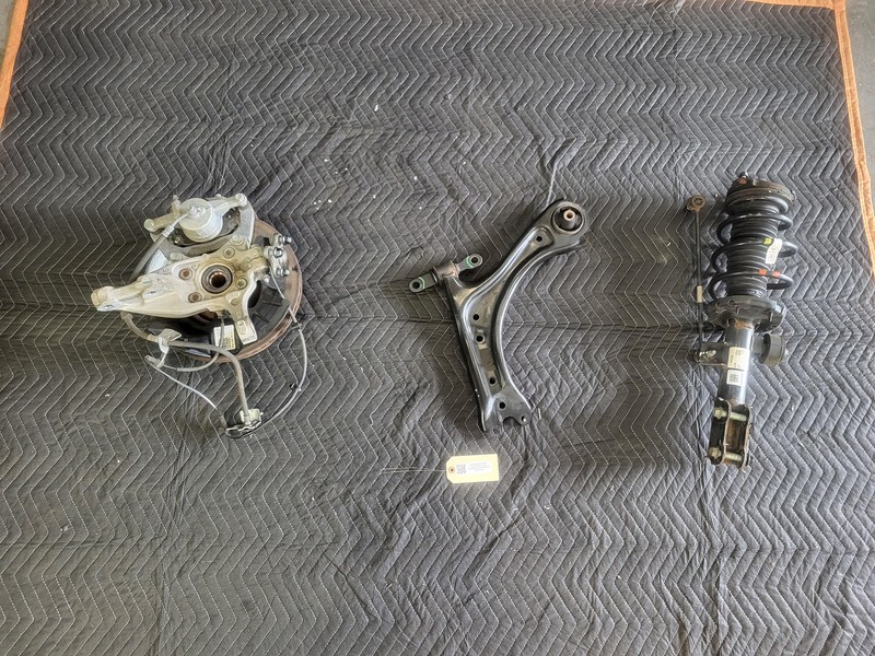 Used Oem Hyundai Left Driver Front Suspension Knee for 2022-2024 Tucson 2.5L AWD