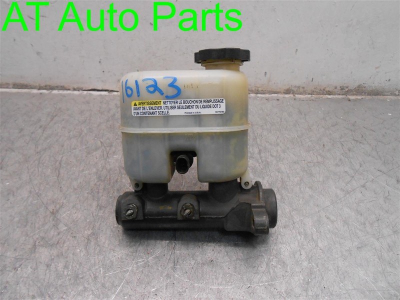 99-02 CHEVY SILVERADO GMC SIERRA 1500 2500 BRAKE MASTER CYLINDER OEM 15770192