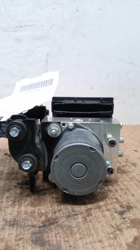 2017 INFINITI QX50 ABS Pump & Motor Assembly OEM 476606WC1B, 136K Miles