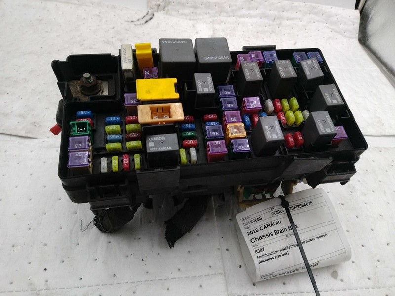 2015 Dodge Caravan Integrated Power Module OEM 68239606AA 115k Miles White