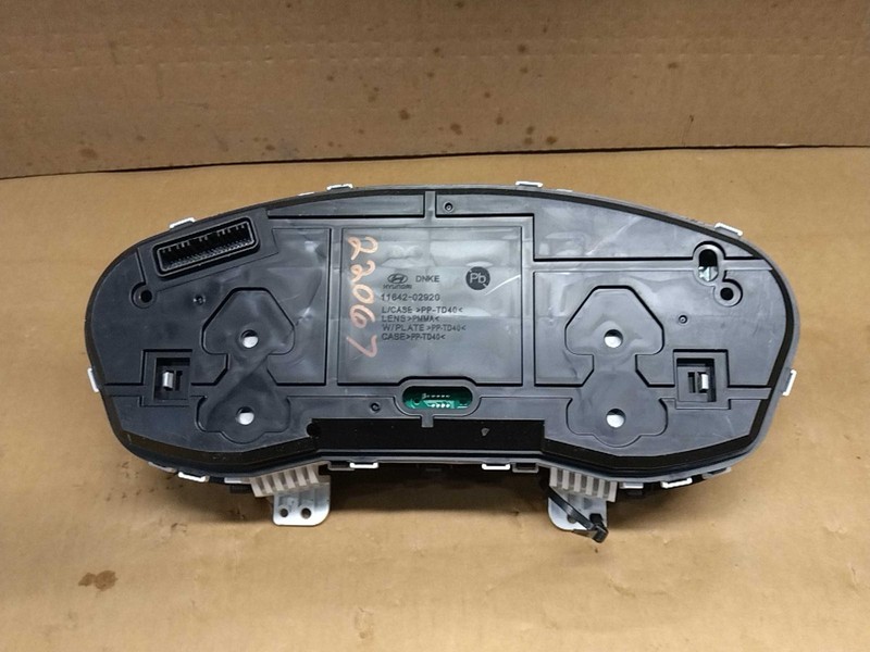2019 Hyundai Santa Fe Speedometer Gauge OEM Grey 62000 Miles NJ25-22067-551995