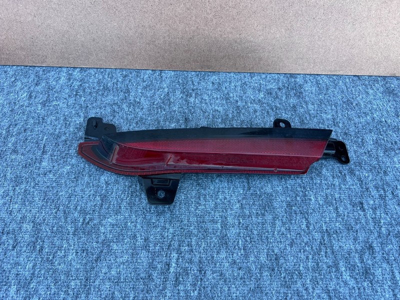 GENESIS GV70 2022-2025 OEM REAR RIGHT PASSENGER BUMPER REFLECTOR LIGHT LAMP ASSY