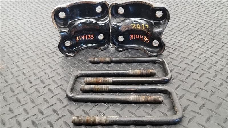 99-07 GMC Sierra Rear Axle U-Bolts W/ Plates Assembly OEM 25761309