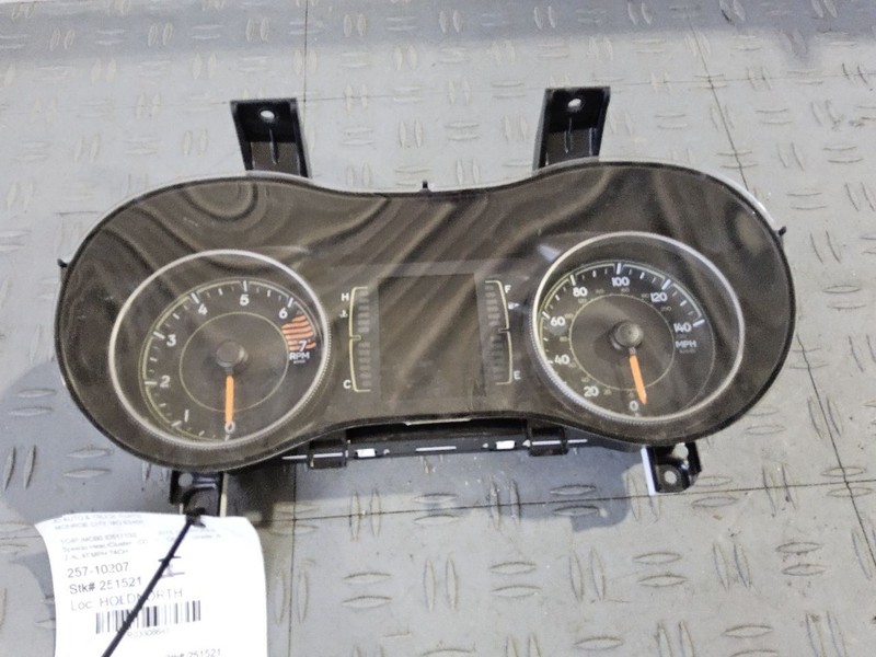 2017-2018 Jeep Cherokee Speedometer Instrument Cluster 2.4L 140 MPH 3.5in Screen