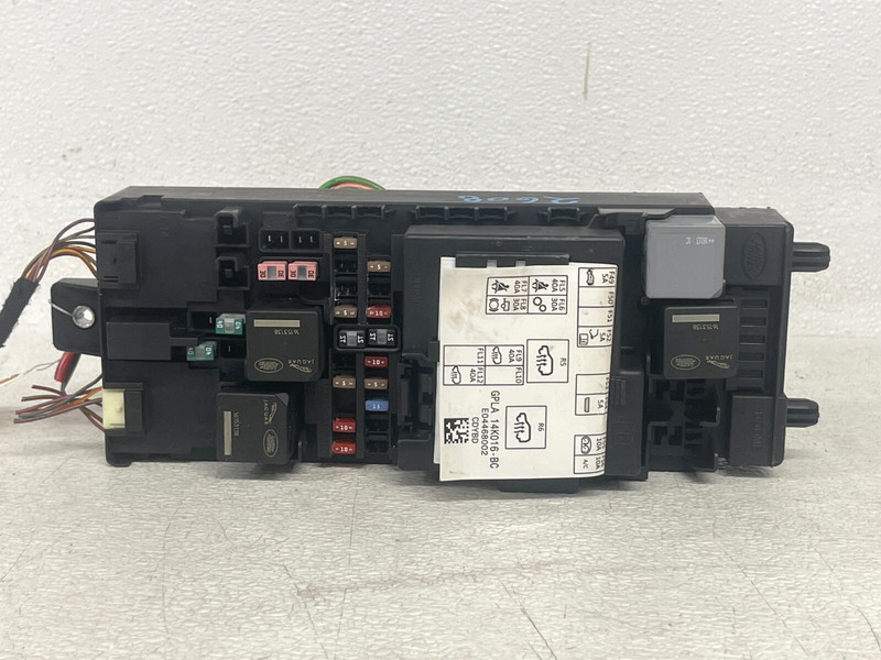 ⭐14-17 LAND ROVER RANGE ROVER RIGHT PASSENGER FUSE RELAY BOX BLOCK OEM LOT2608