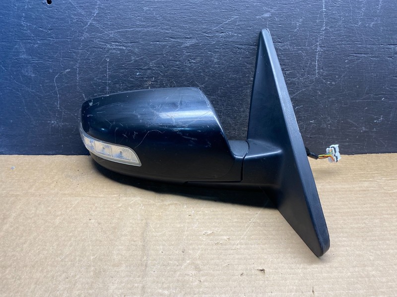 2011 to 2015 Kia Sorento Right Passenger Door Mirror Turn Signal OEM AD9686 DW