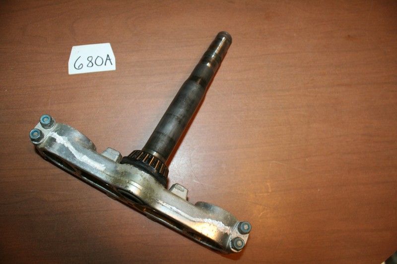 1984 Yamaha YZ 250 Steering Stem Lower Clamp OEM 84