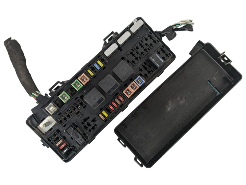 2009 CHRYSLER 300 RELAY JUNCTION FUSE MODULE P05081300AD