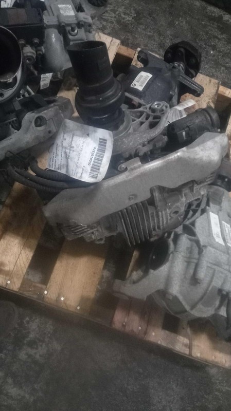 2013 BMW X6 Differential Carrier Assembly 4WD OEM 155K Miles Black 33107595261
