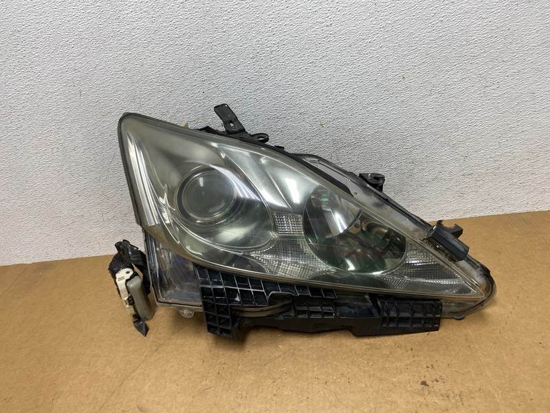 2006 - 2010 Lexus IS250 Right Passenger RH Side Xenon Headlight OEM AE3171 DW