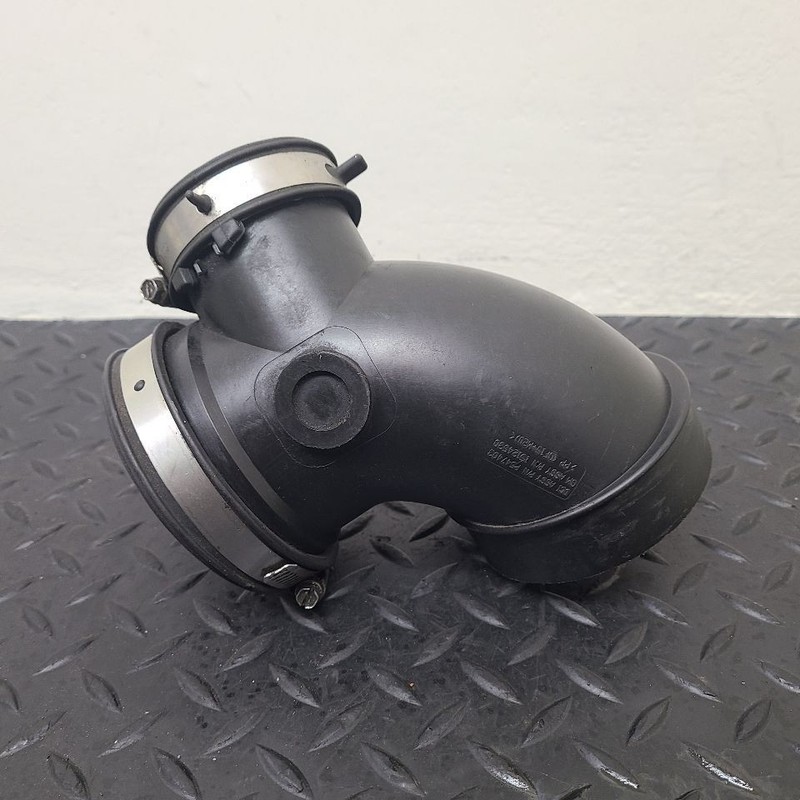 03-20 Chevrolet Express Van Air Intake Duct OEM 23303033