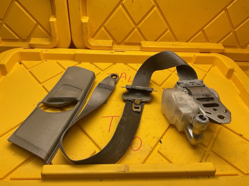 07 08 09 10 11 Toyota Camry left front driver's seat belt OEM