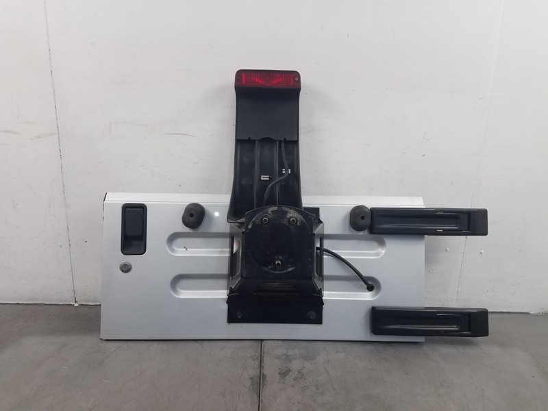 2004 Jeep Wrangler TJ Rubicon 4x4 Tailgate Panel / Spare Tire Mount #7299 G4