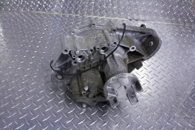 05-09 YAMAHA VX 110 DELUXE ENGINE COVER TRANSFER SHAFT DRIVE GEAR W/PUMP VX110