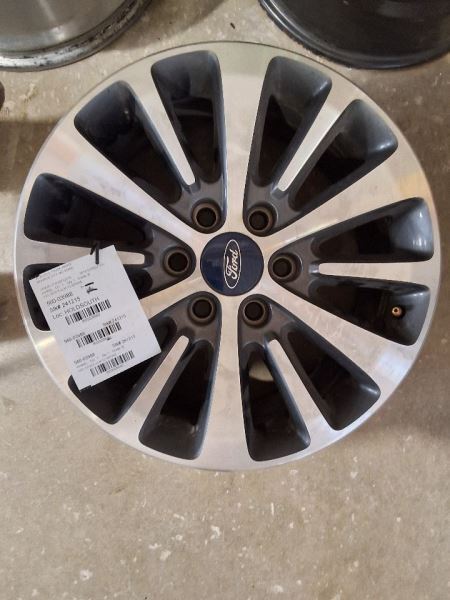 2015-2017 Ford Expedition Wheel Rim 18x8-1/2 Machined Face Painted Pockets