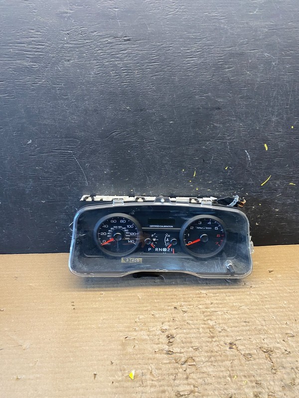 2009 to 2010 Mercury Marquis Speedometer Cluster Gauge Oem S9019 DG
