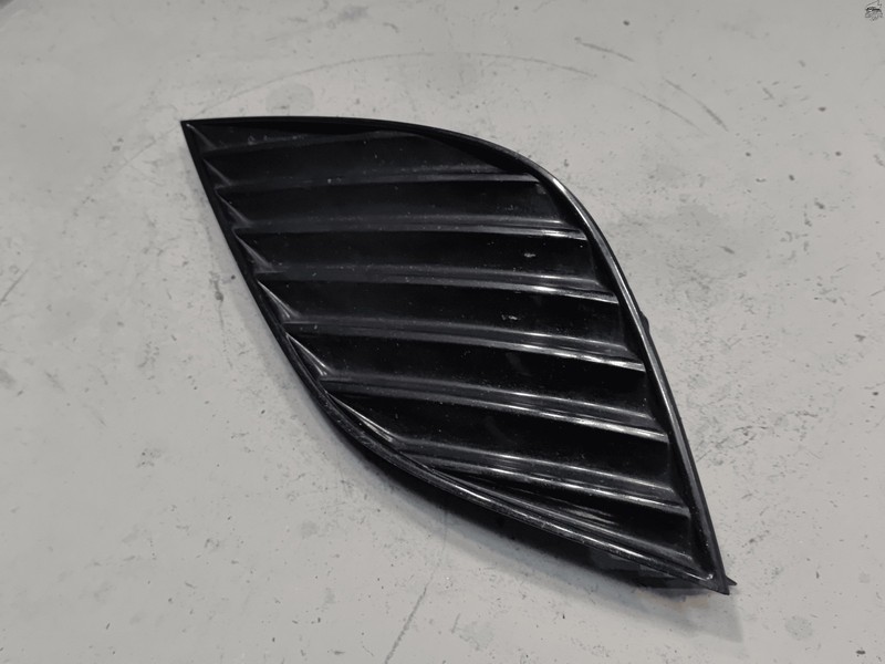 2018-2020 TOYOTA CAMRY XSE FRONT BUMPER LEFT DRIVER SIDE TRIM GRILLE COVER OEM