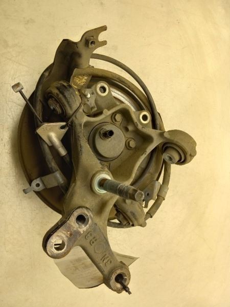 18-19 TOYOTA CAMRY LE 2.5L 4CYL AT FWD PASSENGER REAR SPINDLE KNUCKLE ASSEMBLY