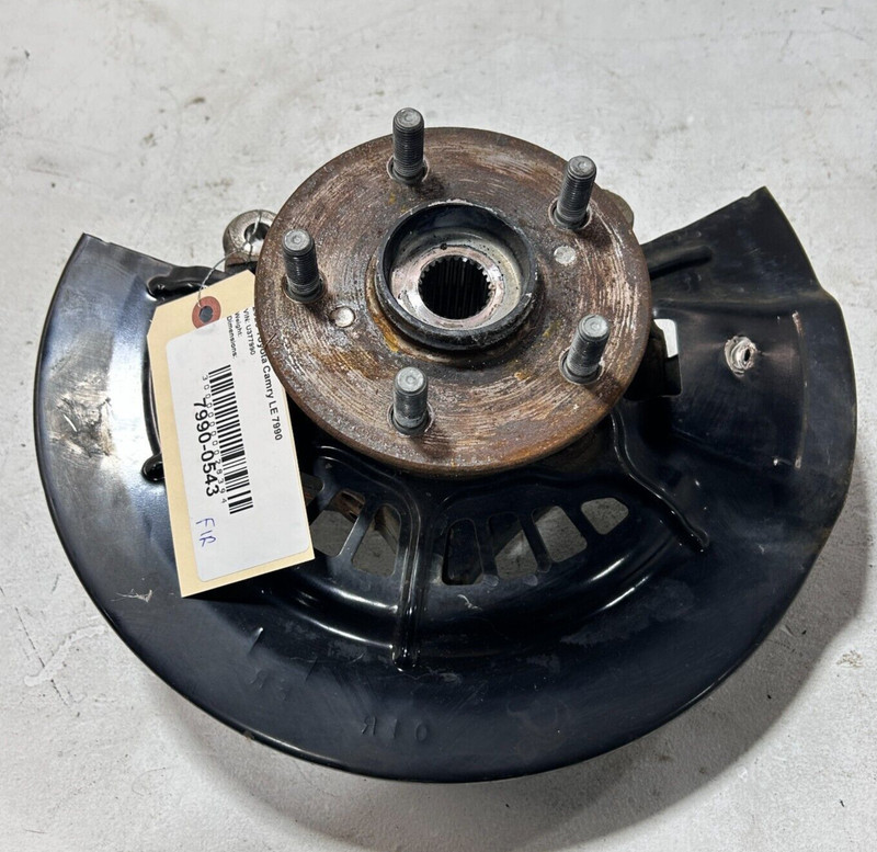 2018-2023 TOYOTA CAMRY LE FWD SPINDLE KNUCKLE HUB FRONT RIGHT PASSENGER SIDE OEM
