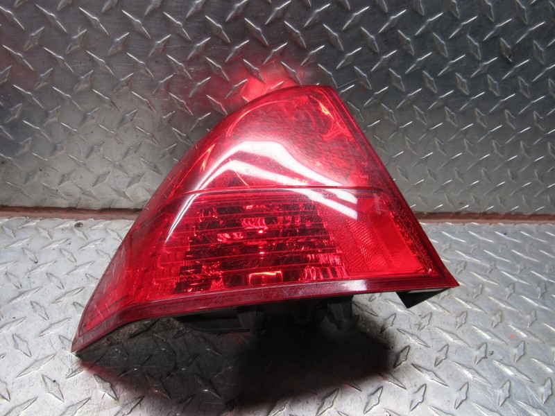 03 04 05 HONDA CIVIC LEFT REAR DRIVER TAIL LAMP TAIL LIGHT QUARTER MOUNTED SEDAN