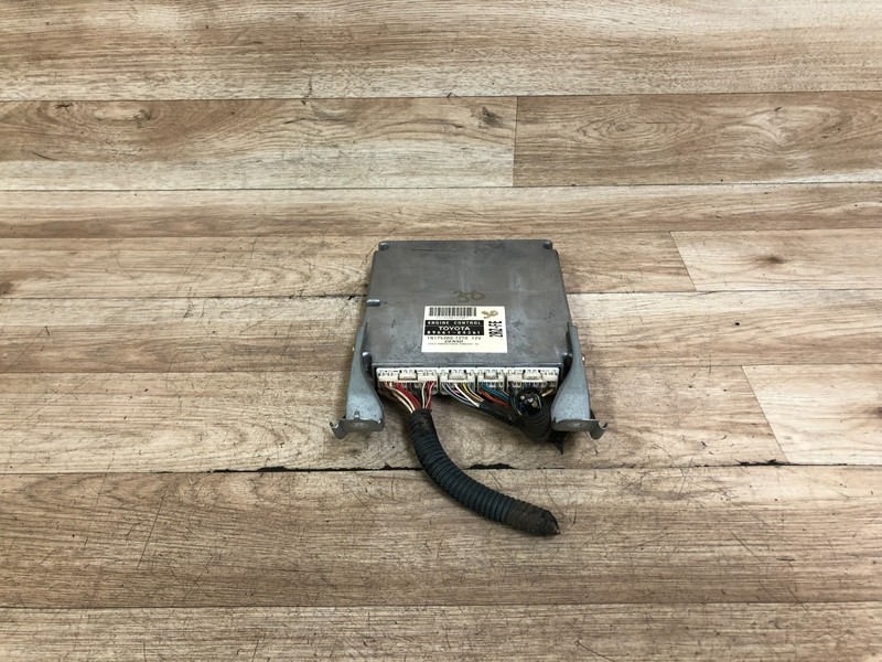TOYOTA TACOMA OEM FRONT ENGINE MOTOR DME COMPUTER ECU ECM 2.4L A/T 2RZ-FE 97-98