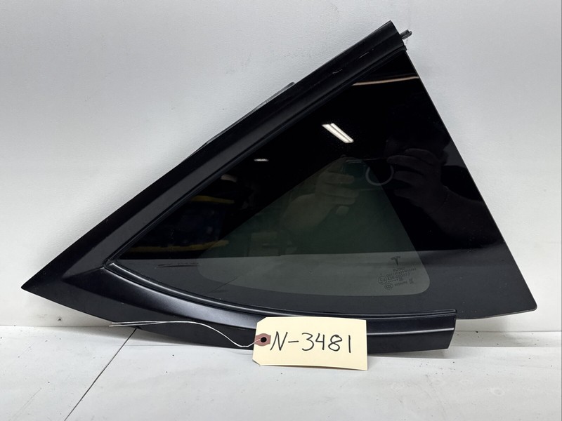 20-23 TESLA MODEL Y RIGHT REAR QUARTER GLASS W/ FRAME OEM 1495740-00 N-3481 B65