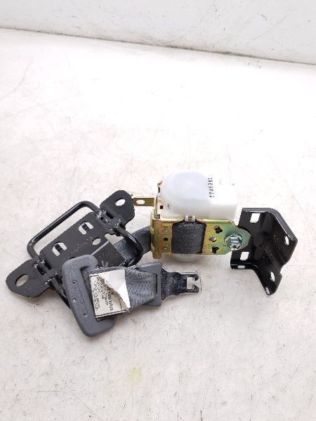 05 06 07 TOYOTA TACOMA STANDARD CAB CENTER MOUNTED SEAT BELT ASSEMBLY