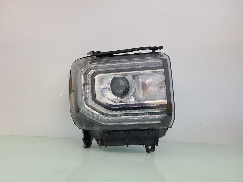 Passenger Headlight Classic Style Limited Fits 16-19 SIERRA 1500 PICKUP 588001