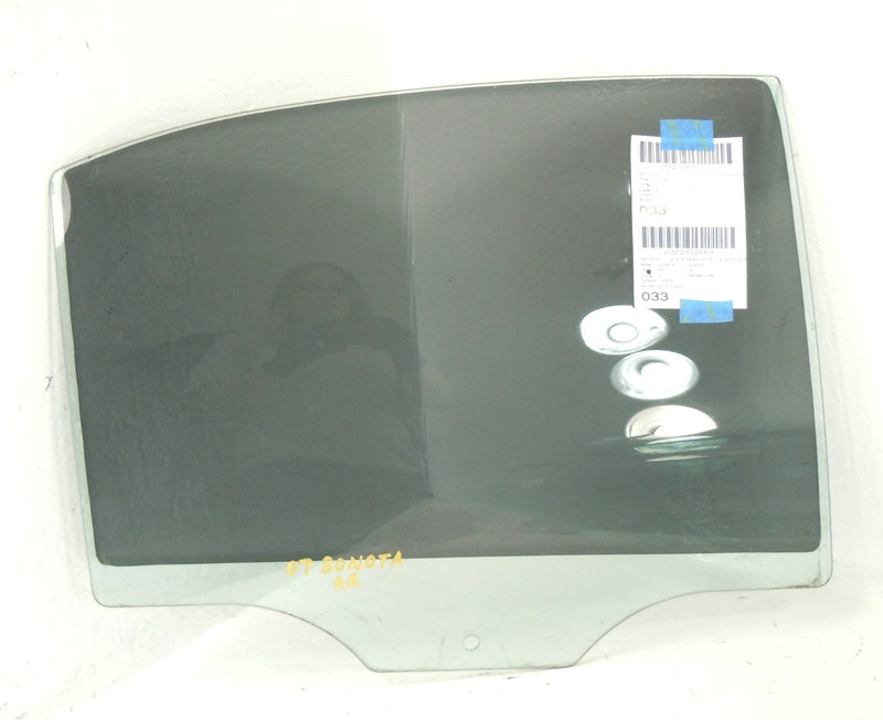 2006-2010 Hyundai Sonata 2.4L Rear Door Window Glass Passenger Right OEM