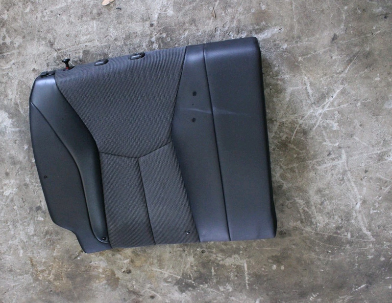 2012-2015 HYUNDAI VELOSTER RIGHT REAR SEAT BACK LEATHER W/ CLOTH CENTER