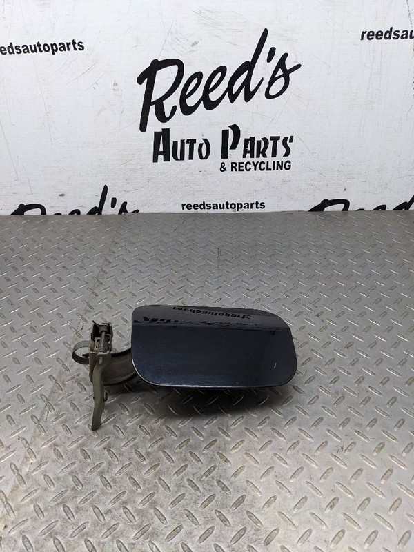 2011-2019 DODGE CHARGER GAS TANK RESERVOIR FILLER NECK COVER FUEL DOOR L 1151407