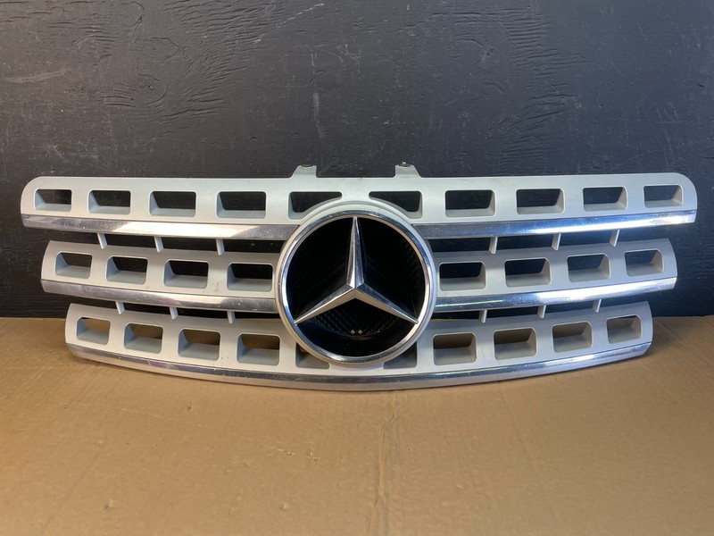 2009 to 2011 Mercedes ML-Class W164 Front Bumper Grille Grill ac9706 DG