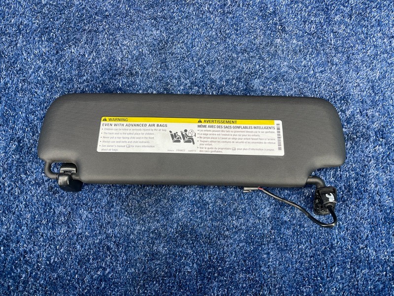 2016-2019 Buick Cascada Right Sun Visor Sunvisor Mirror Light OEM