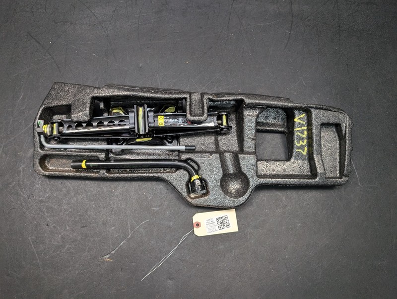 Jack Assy w/ Wrench & Storage Box 2017 Volvo S60 31381619 2014 2015 2016 2018