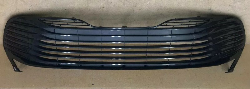 2018 2019 2020 Toyota Camry XLE Front Bumper Lower Grille OEM 53113-06010