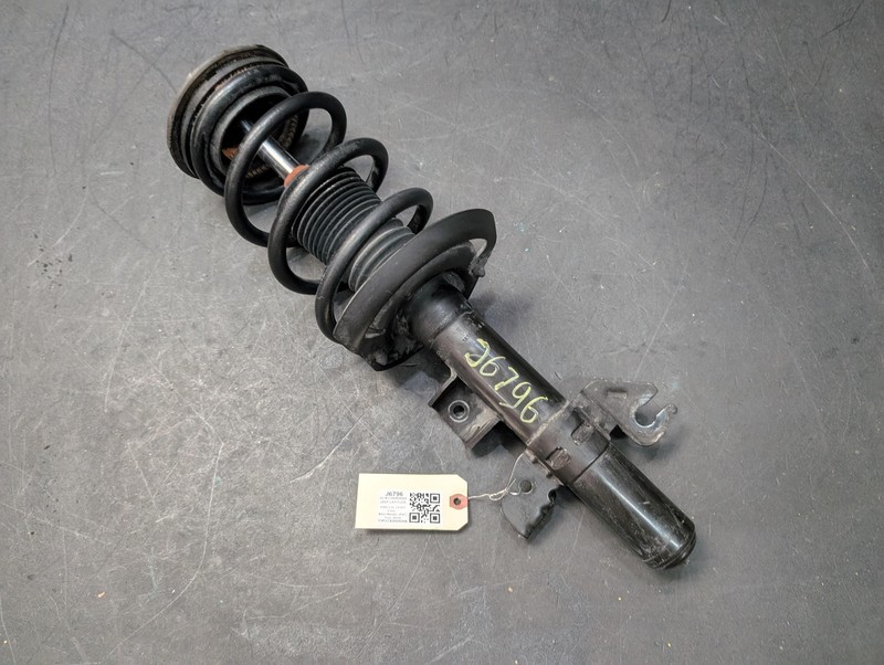 Front Right Strut w/ Spring 2017 Jeep Cherokee 05168580AF 2014 2015 2016 2018
