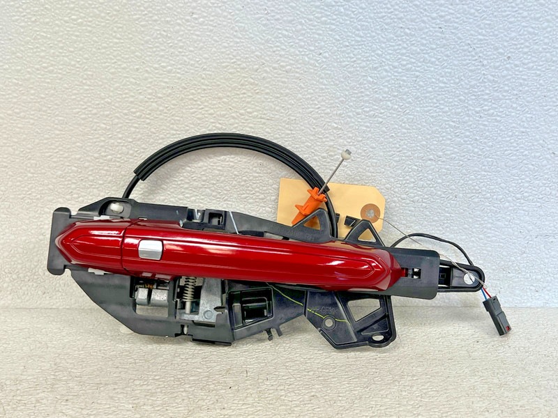 ⭐2019-2025 CADILLAC XT4 REAR RIGHT SIDE EXTERIOR DOOR HANDLE RED OEM LOT2679