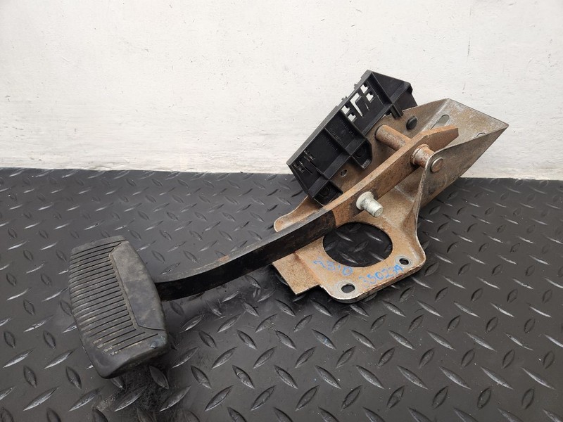 03-06 Ford E450SD Brake Pedal W/ Bracket OEM 6C2Z-2455-AA