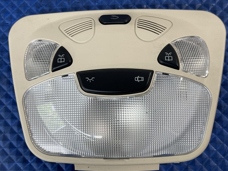 01-07 Mercedes W203 C230 C320 Overhead Reading Dome Light Lamp Beige OEM