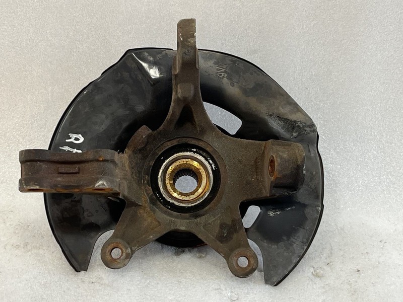 2003 2004 HONDA PILOT RIGHT PASSENGER FRONT SPINDLE KNUCKLE HUB 51211-S3V-A01