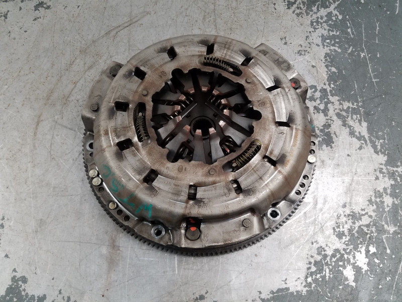 2001 Chevy Corvette C5 Z06 Clutch / Flywheel Assembly#0137 VV9