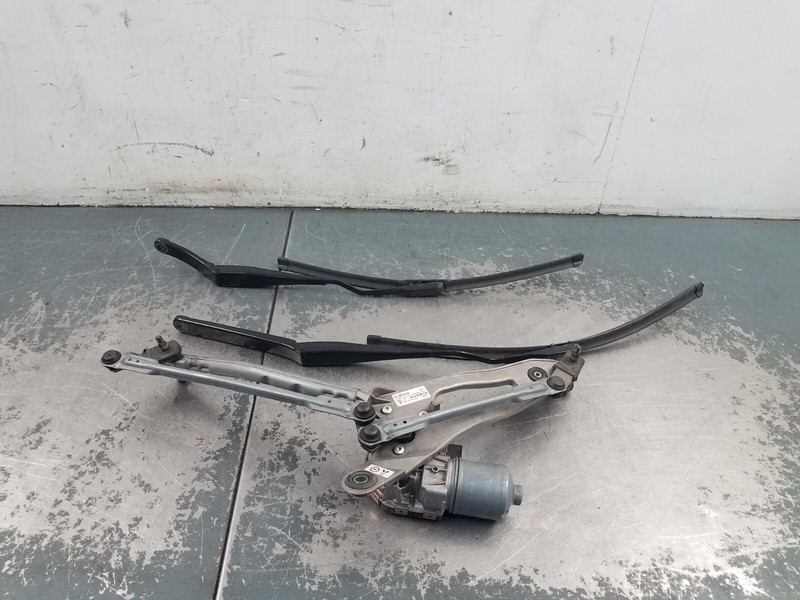 2016 Porsche 911 Turbo S 991 Windshield Wiper Motor / Arms - * #6242 LL7