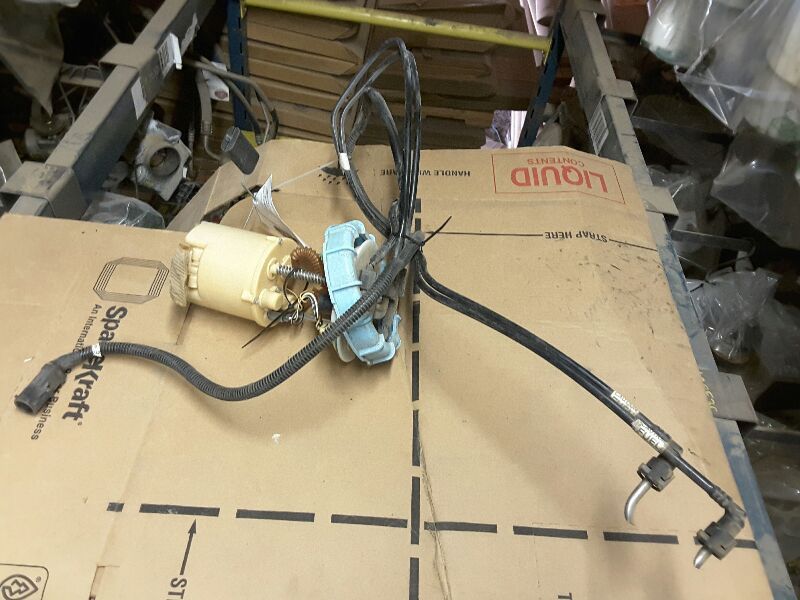 99 00 WINDSTAR FUEL PUMP PUMP ASSEMBLY 15063