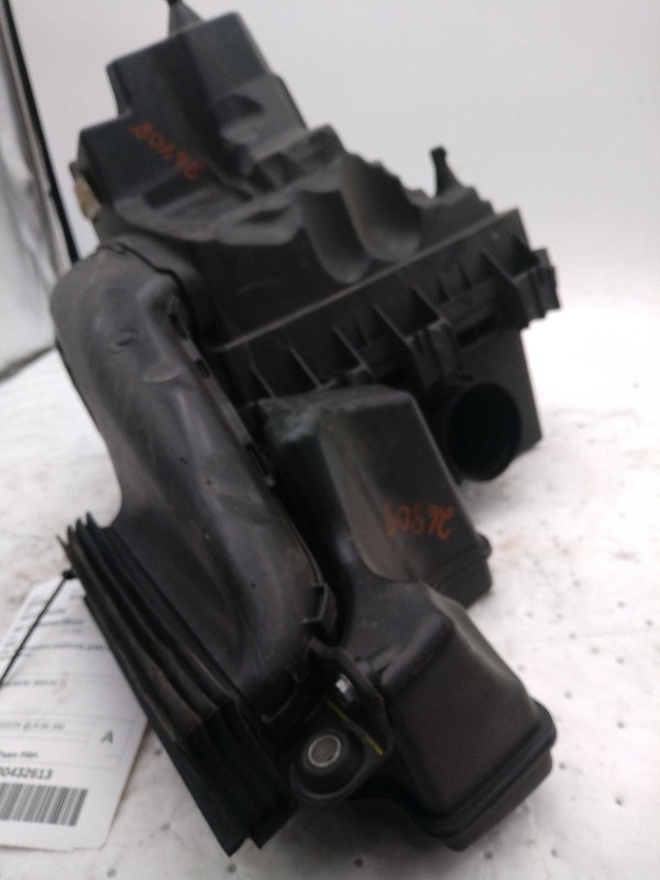 2015 Ford Fusion Air Cleaner Assembly OEM Used 2.5L Black 157K Miles