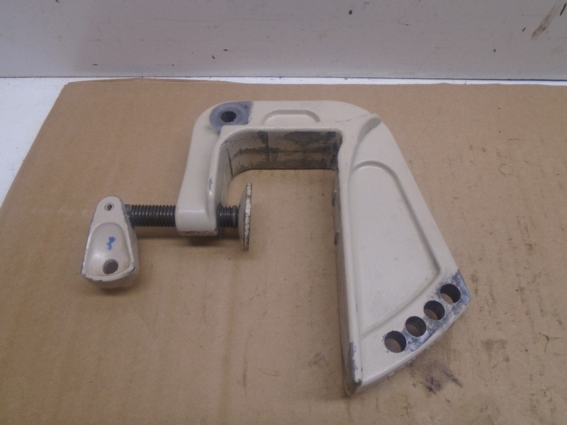 R2b 1979 transom clamp Chrysler 42H9F 4 hp outboard seaking 494032-2