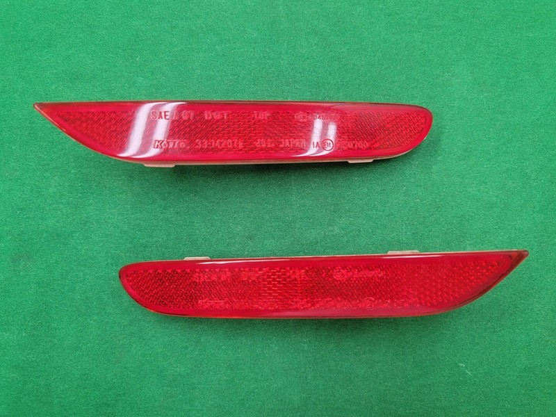 2014-2018 INFINITI Q50 REAR SIDE MARKER REFLECTOR LEFT AND RIGHT OEM